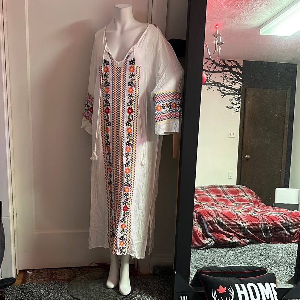 New White Embroidered Kaftan Dress Plys size Boho Bohemian